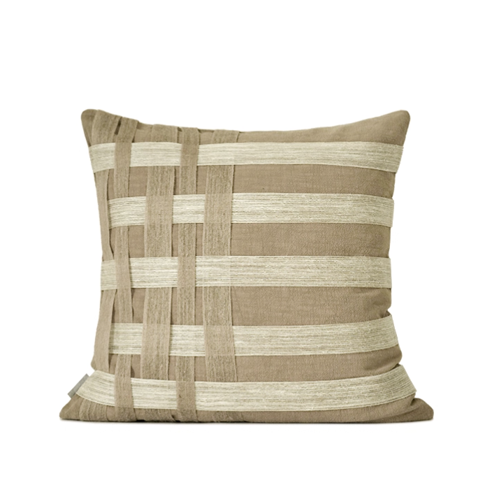 Ivanka Textured Eleganc Cushion